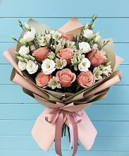 Букет цветов из:  Розы, Альстромерии и Лизиантусы в Актаныш