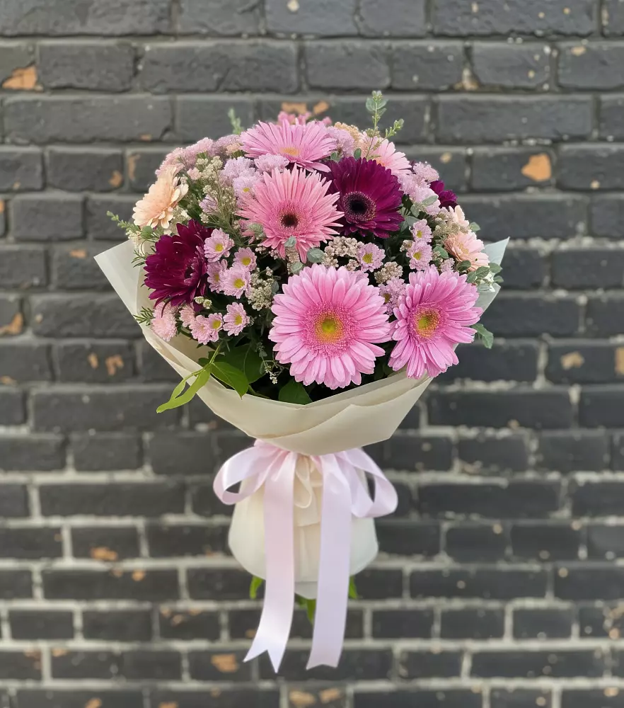 Букет цветов из: Герберы и Хризантемы в Актаныш