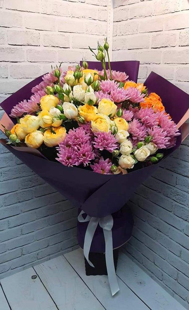 Букет цветов из: Хризантемы и Розы в Актаныш