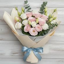 Букет цветов из:  Лизиантусы в Актаныш