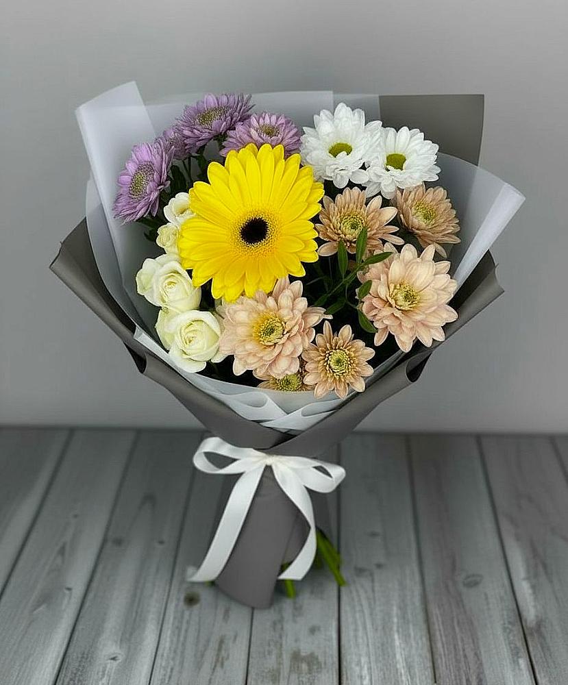 Букет цветов из: Розы, Герберы и Хризантемы в Актаныш