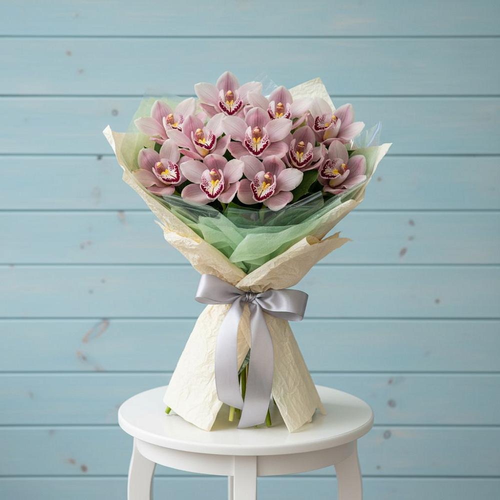 Букет цветов из: Орхидеи и Розы в Актаныш