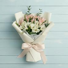 Букет цветов из:  Альстромерии в Актаныш