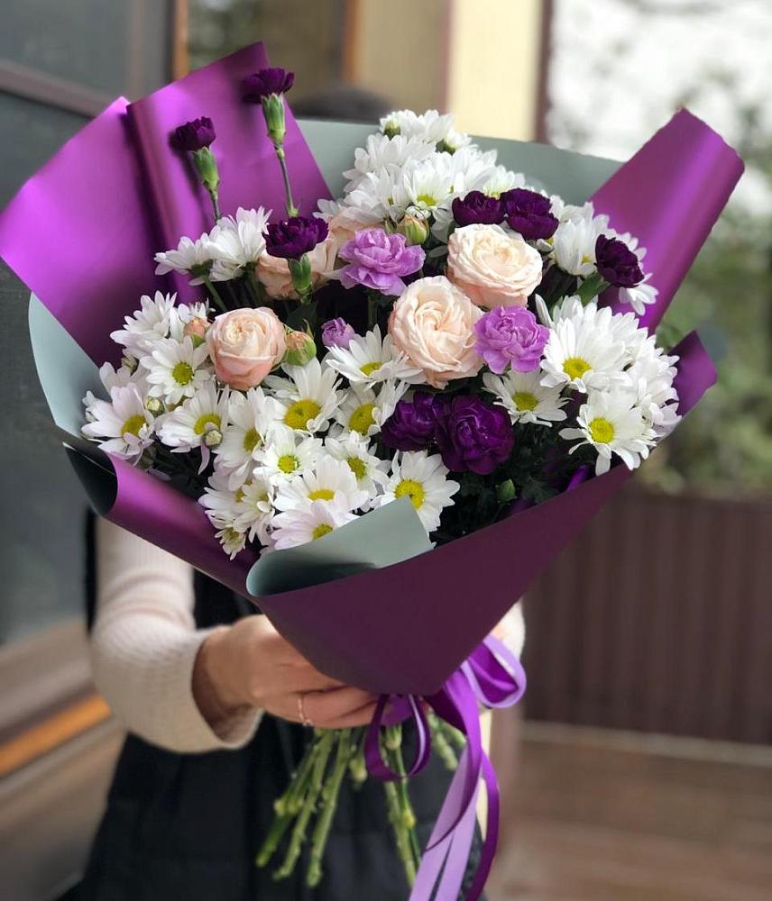 Букет цветов из: Хризантемы, Гвоздики и Розы в Актаныш