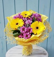Букет цветов из:  Хризантемы и Герберы в Актаныш