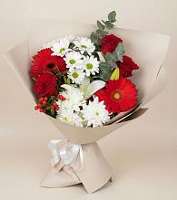 Букет цветов из:  Розы, Хризантемы, Герберы и Лилии в Актаныш