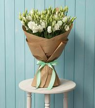 Букет цветов из:  Лизиантусы в Актаныш