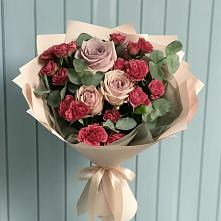 Букет цветов из:  Гвоздики и Розы в Актаныш