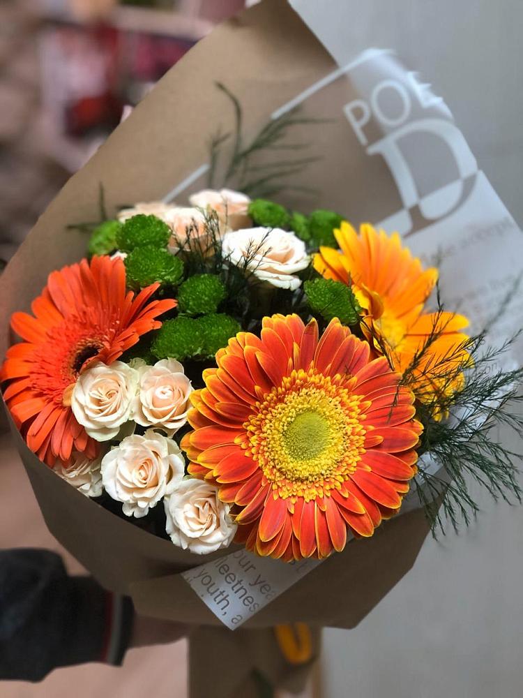 Букет цветов из: Герберы, Хризантемы и Розы в Актаныш