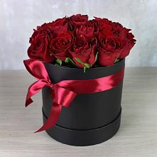 Цветочная композиция из Розы в шляпной коробке #REPLACE_PRED# Актаныш
