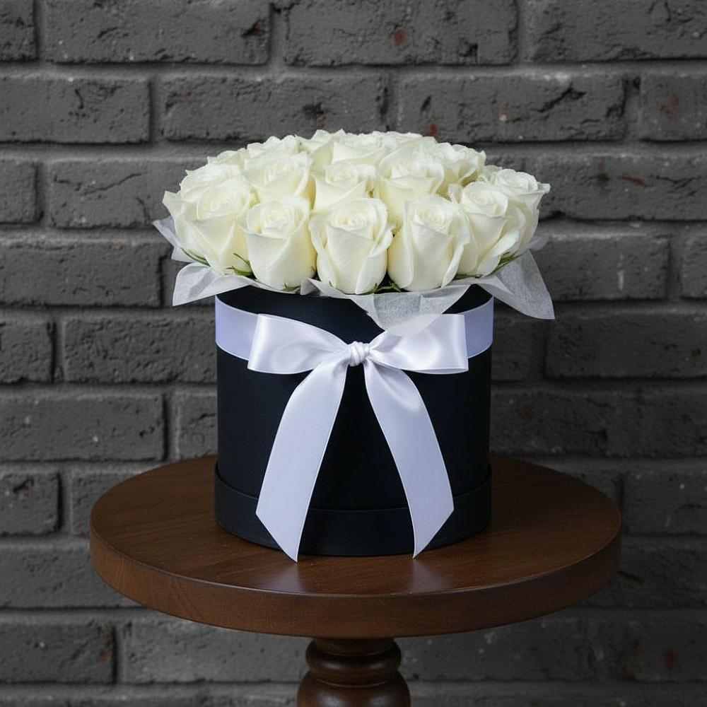 Цветочная композиция из Розы в шляпной коробке в Актаныш