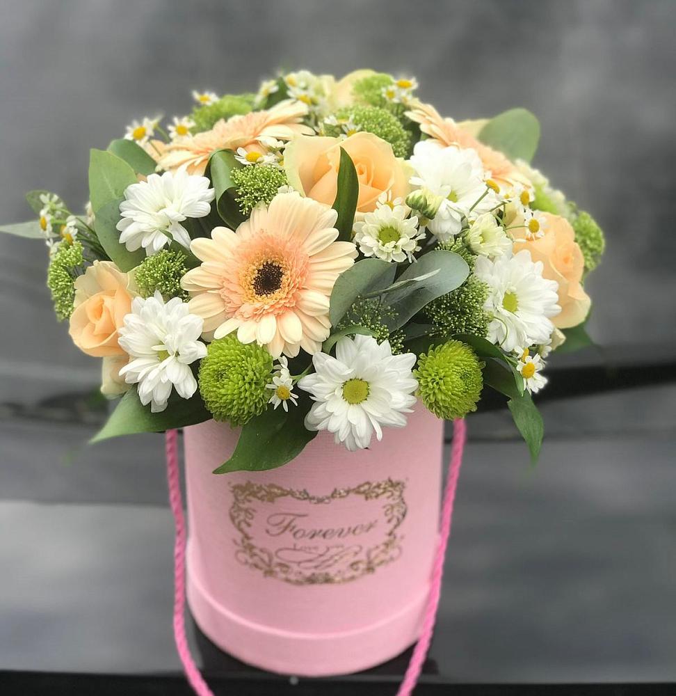 Цветочная композиция из Розы, Герберы и Хризантемы в шляпной коробке в Актаныш