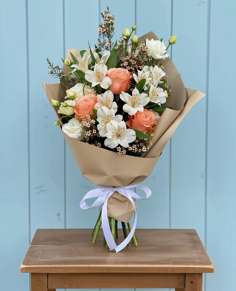 Букет цветов из: Альстромерии, Лизиантусы, Розы и Хризантемы в Актаныш