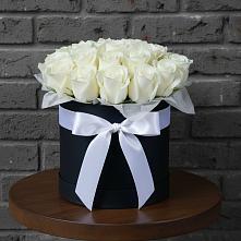 Цветочная композиция из Розы в шляпной коробке в Актаныш