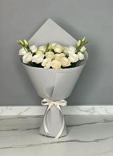 Букет цветов из:  Розы и Лизиантусы в Актаныш